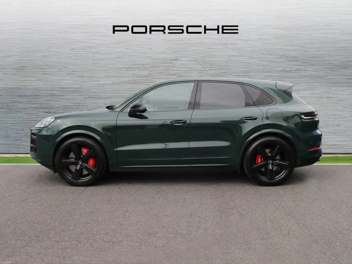 Porsche Cayenne 4.0 Turbo E-Hybrid - Image 3