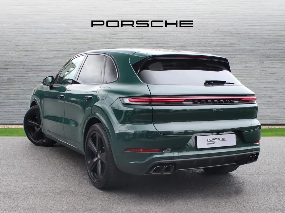 Porsche Cayenne 4.0 Turbo E-Hybrid - Image 2