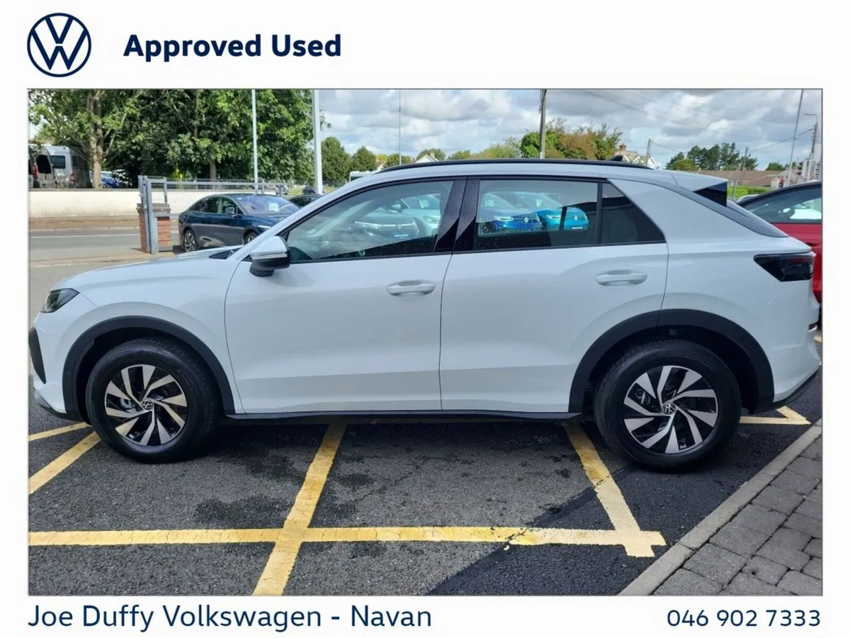 Volkswagen T-Roc LIFE 1.5TSI 116HP AUTO - Image 6