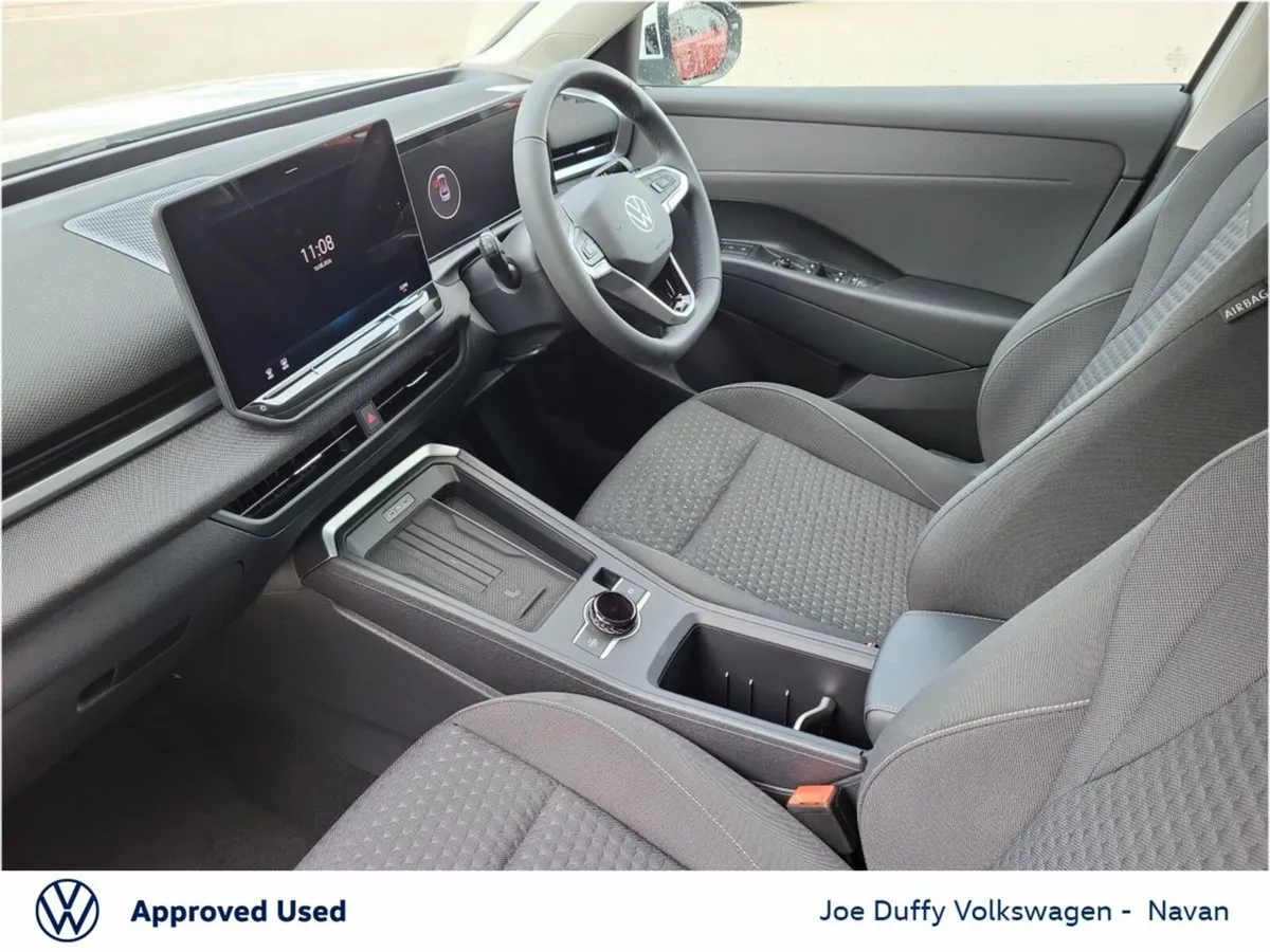Volkswagen T-Roc LIFE 1.5TSI 116HP AUTO - Image 4