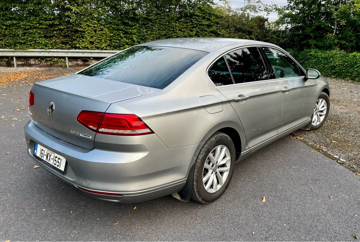 Volkswagen Passat 2016 - Image 3