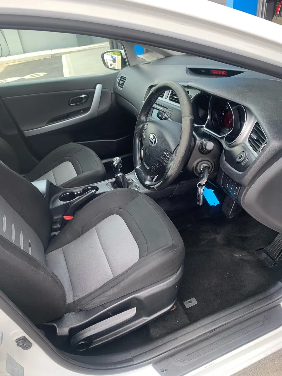 2015 Kia Ceed diesel, Nctd 5/27, Taxed 8/26 - Image 5
