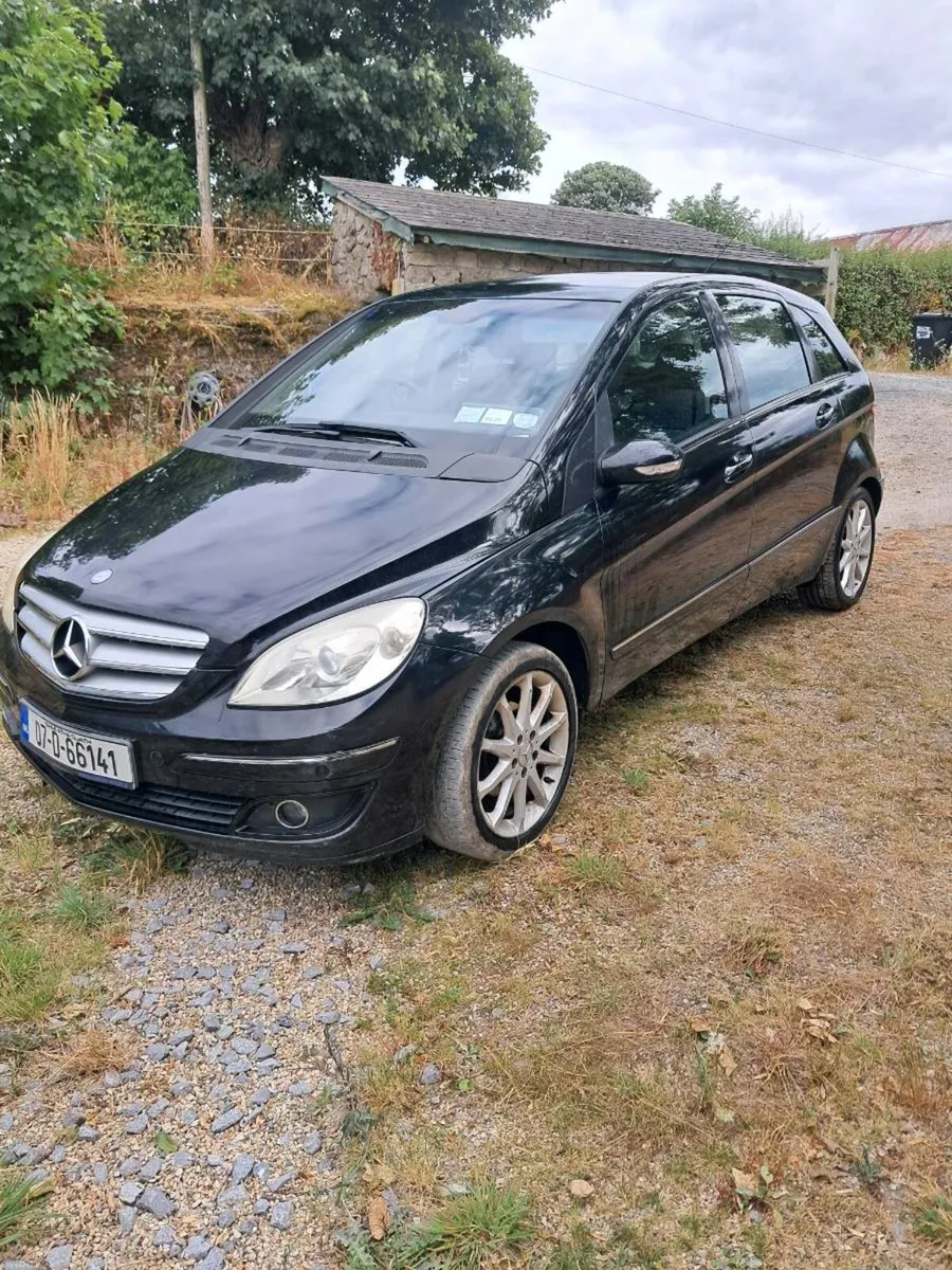 Mercedes  b150 - Image 2