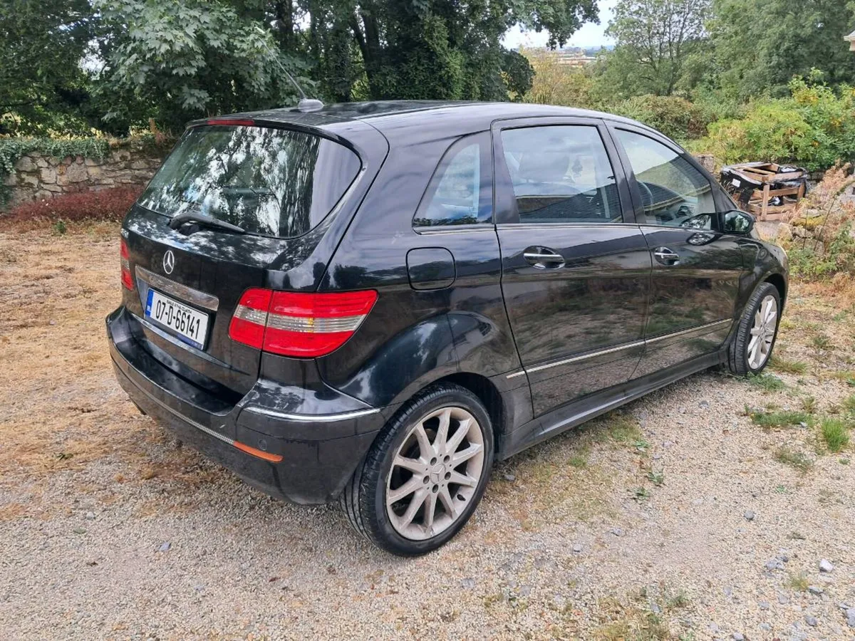 Mercedes  b150 - Image 3