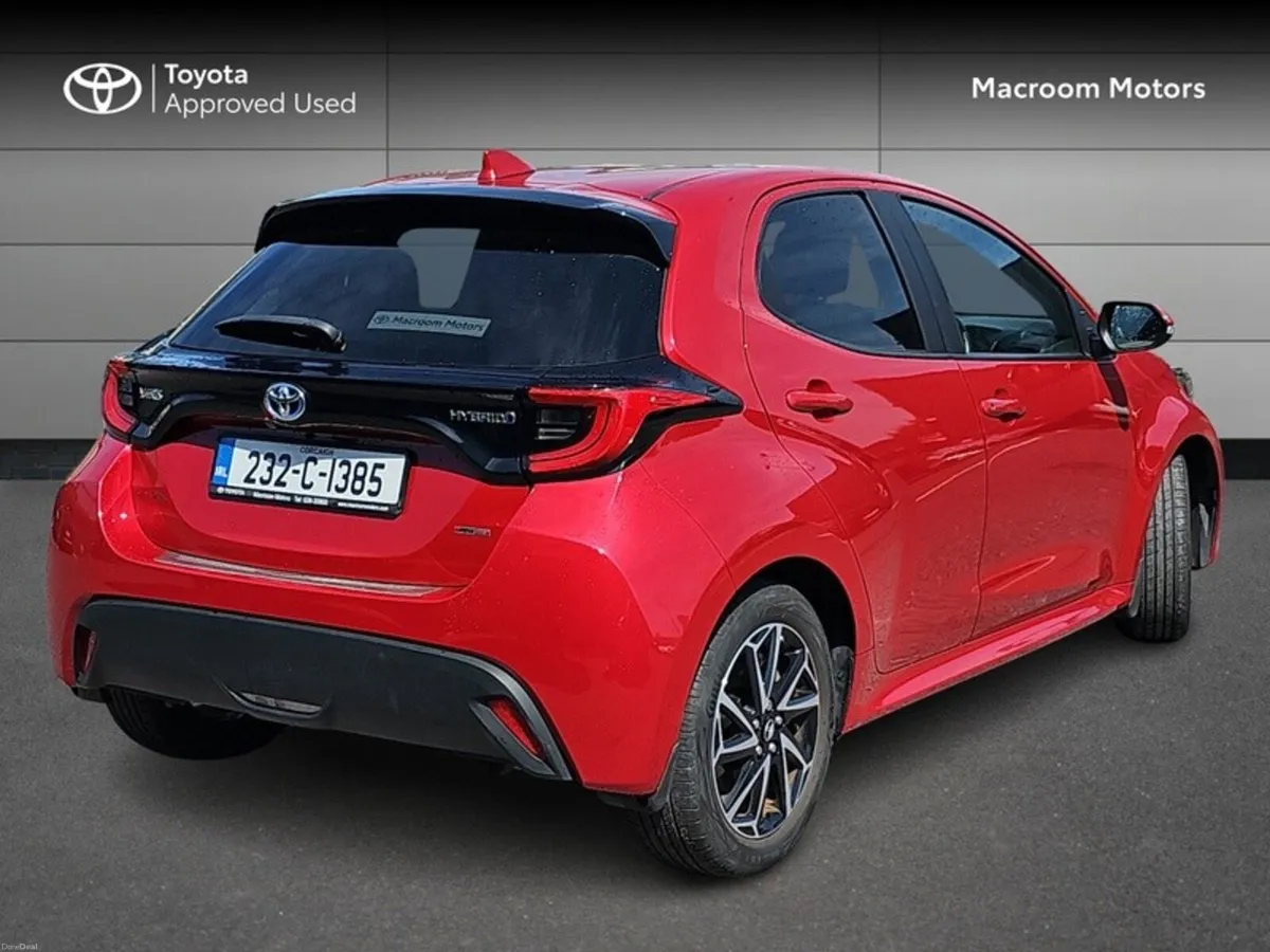 Toyota Yaris HYBRID L/SPORT 1.5 - Image 2