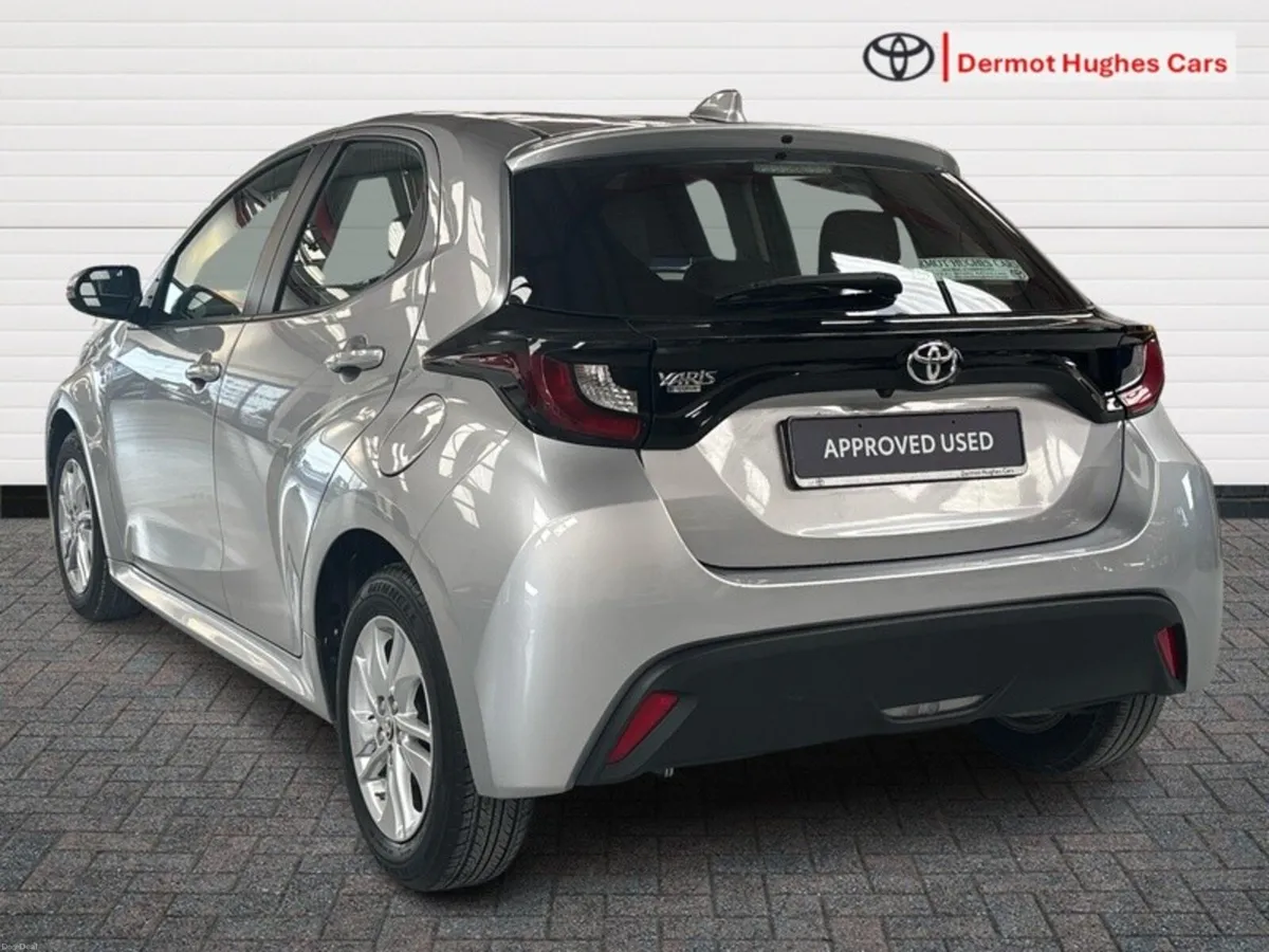 Toyota Yaris YARIS 1.0 LUNA MANUAL - Image 2