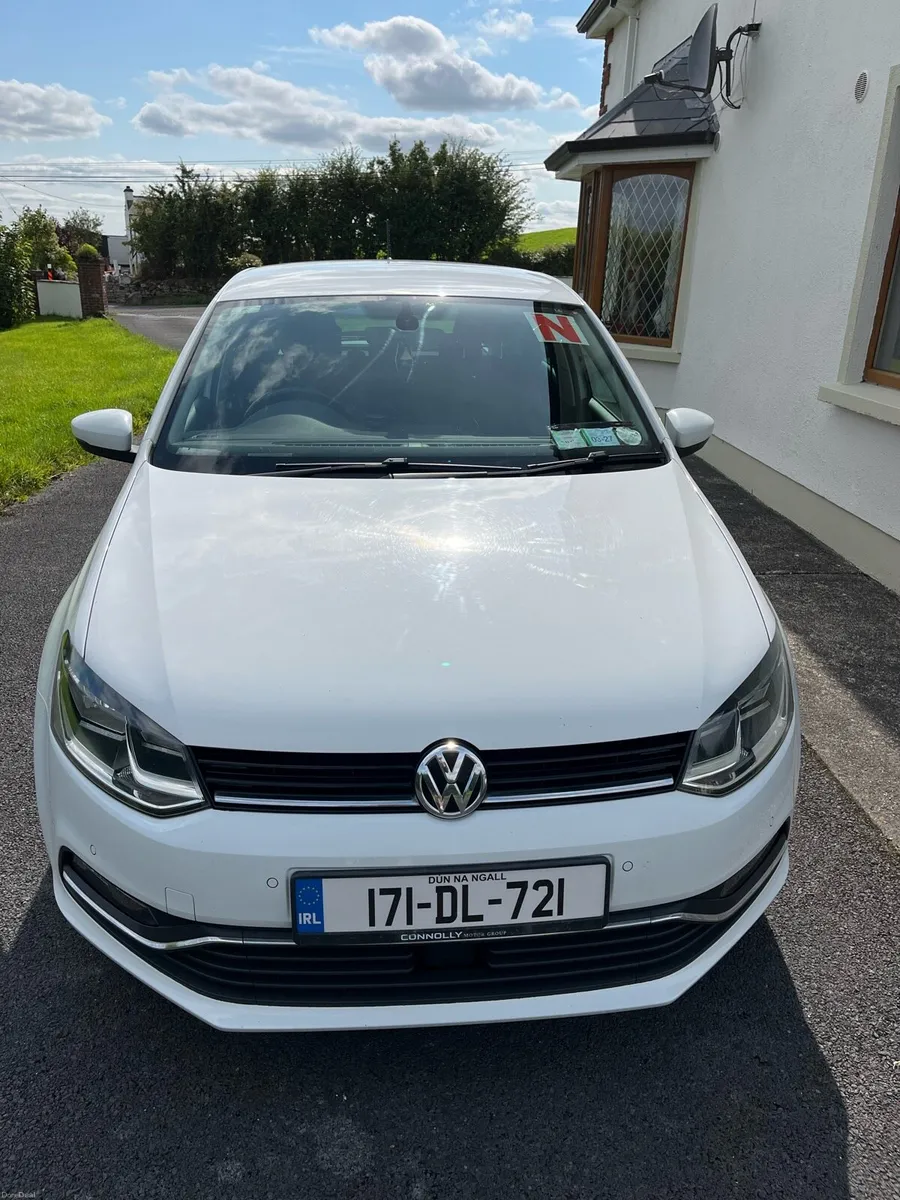 2017 Volkswagen Polo - Image 1