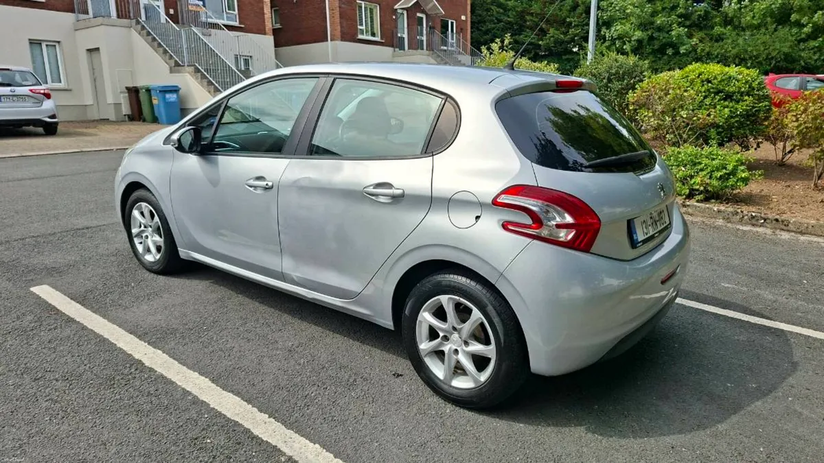 131 Peugeot 208 active 1.2 petrol - Image 5
