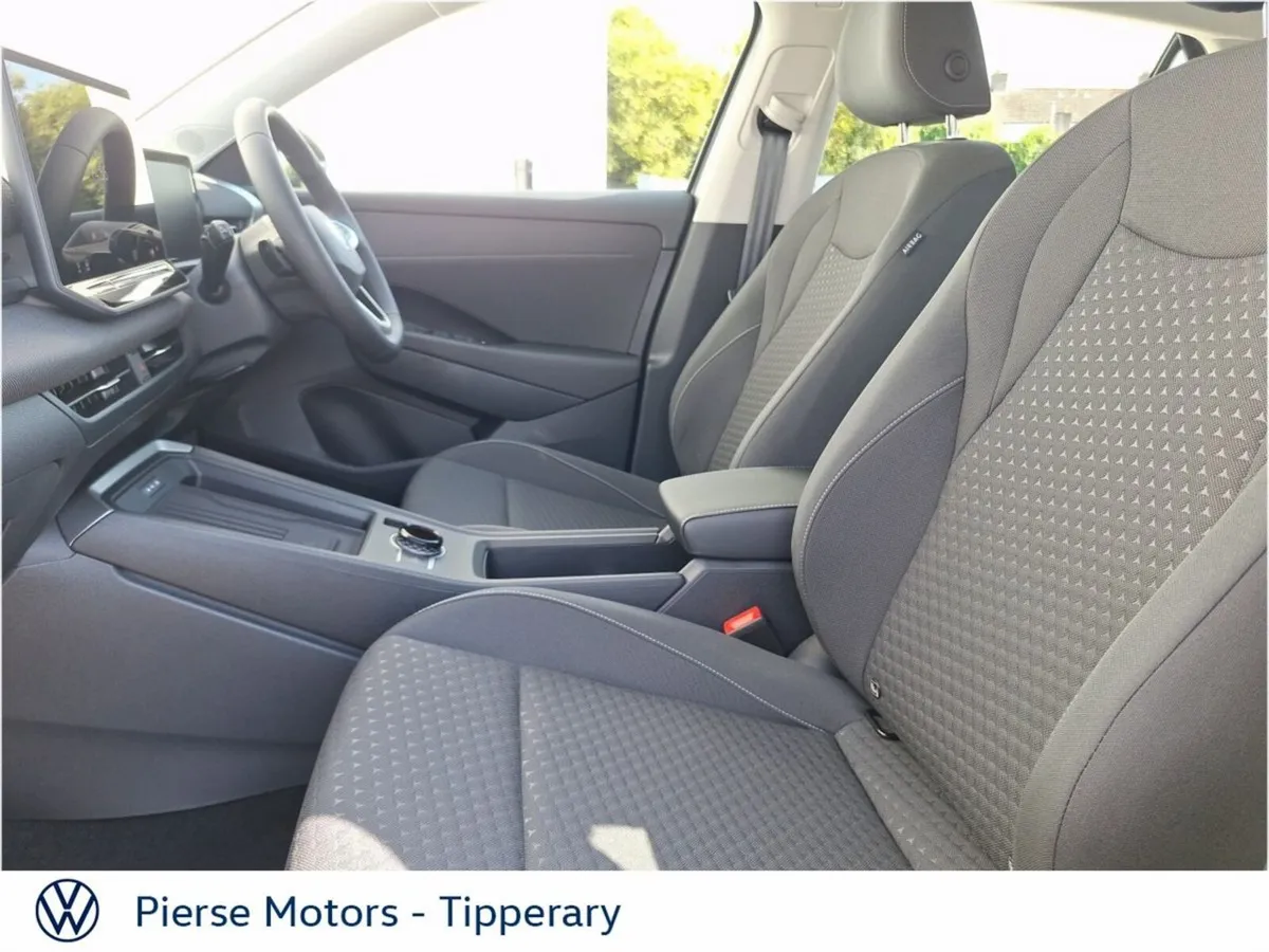 Volkswagen T-Roc LIFE 1.5TSI 116HP MHEV - Image 4