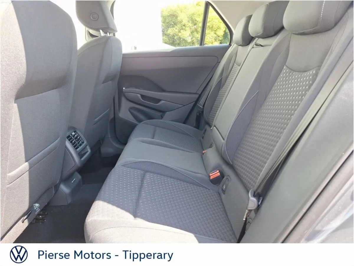 Volkswagen T-Roc LIFE 1.5TSI 116HP MHEV - Image 6