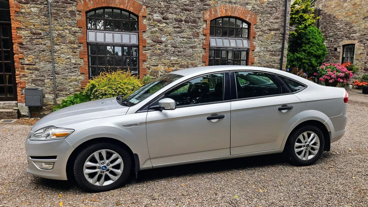 Low Mileage Ford Mondeo 2013 Automatic - 87,000 KM - Image 2