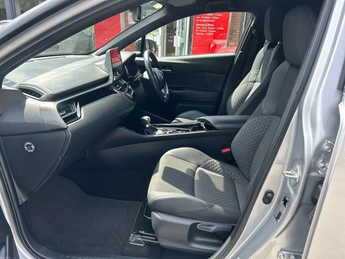 Toyota C-HR HYBRID SPORT BI-TONE - Image 6