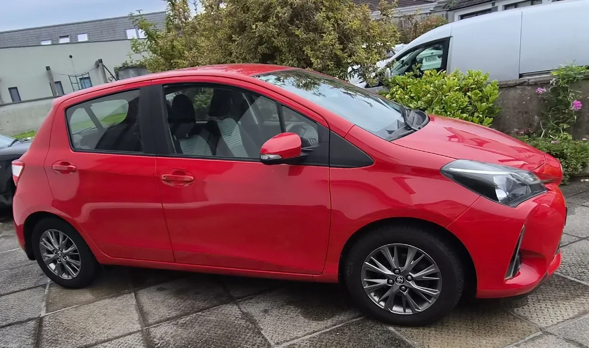 Toyota Yaris 2019 - Image 2