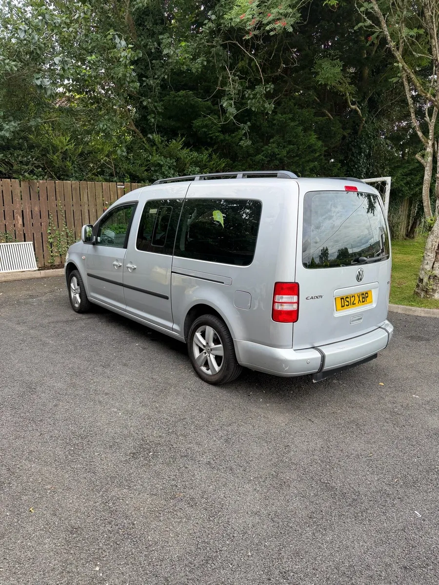 Volkswagen Caddy Maxi Wheelchair accessible - Image 4