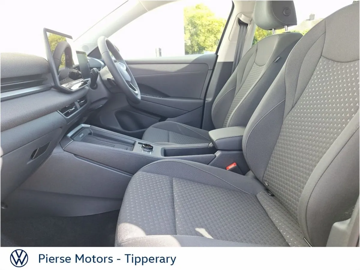 Volkswagen T-Roc LIFE 1.5TSI 116HP MHEV - Image 4