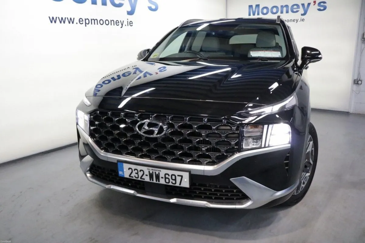 Hyundai Santa Fe PLUG IN HYBRID EXECUTIVE PLUS 4WD - Image 2