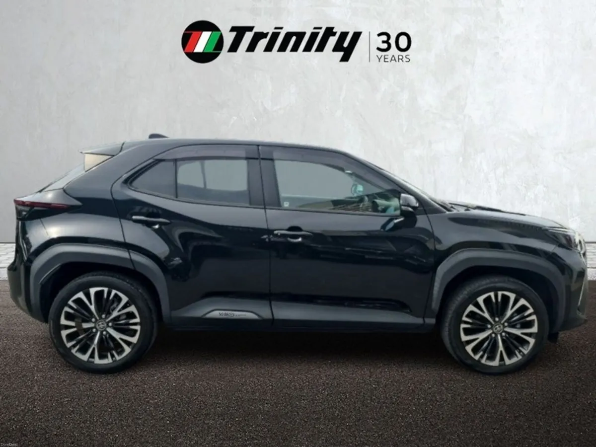 Toyota Yaris Cross ** Z HYBRID ** HUGE SPEC ** TRI - Image 5