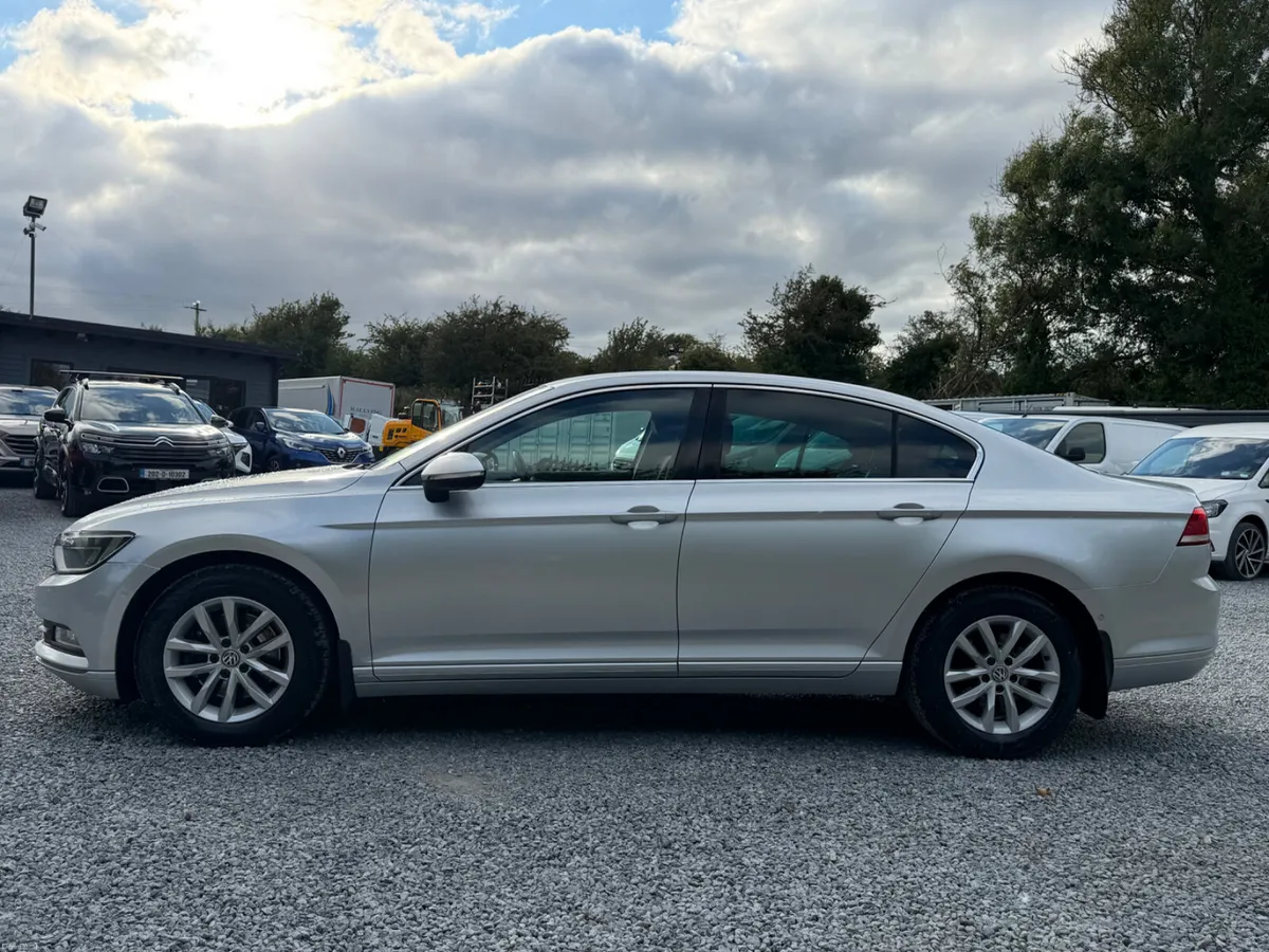 2016 Volkswagen Passat - Image 4
