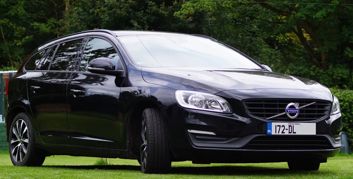 Volvo V60 2017 D3 150 BHP Estate. - Image 2