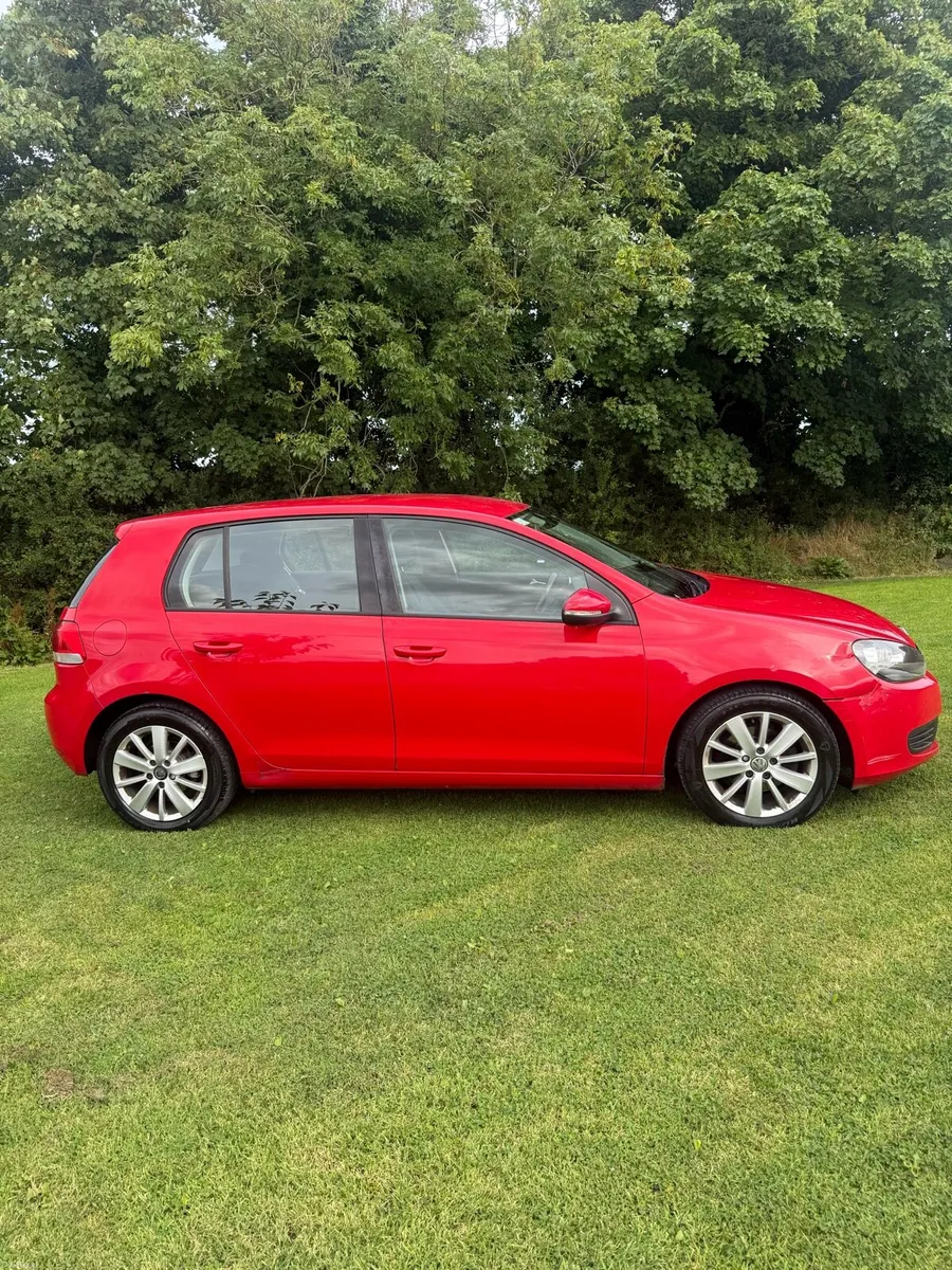 Low Mileage Volkswagen Golf 1.6 TDI - Image 3