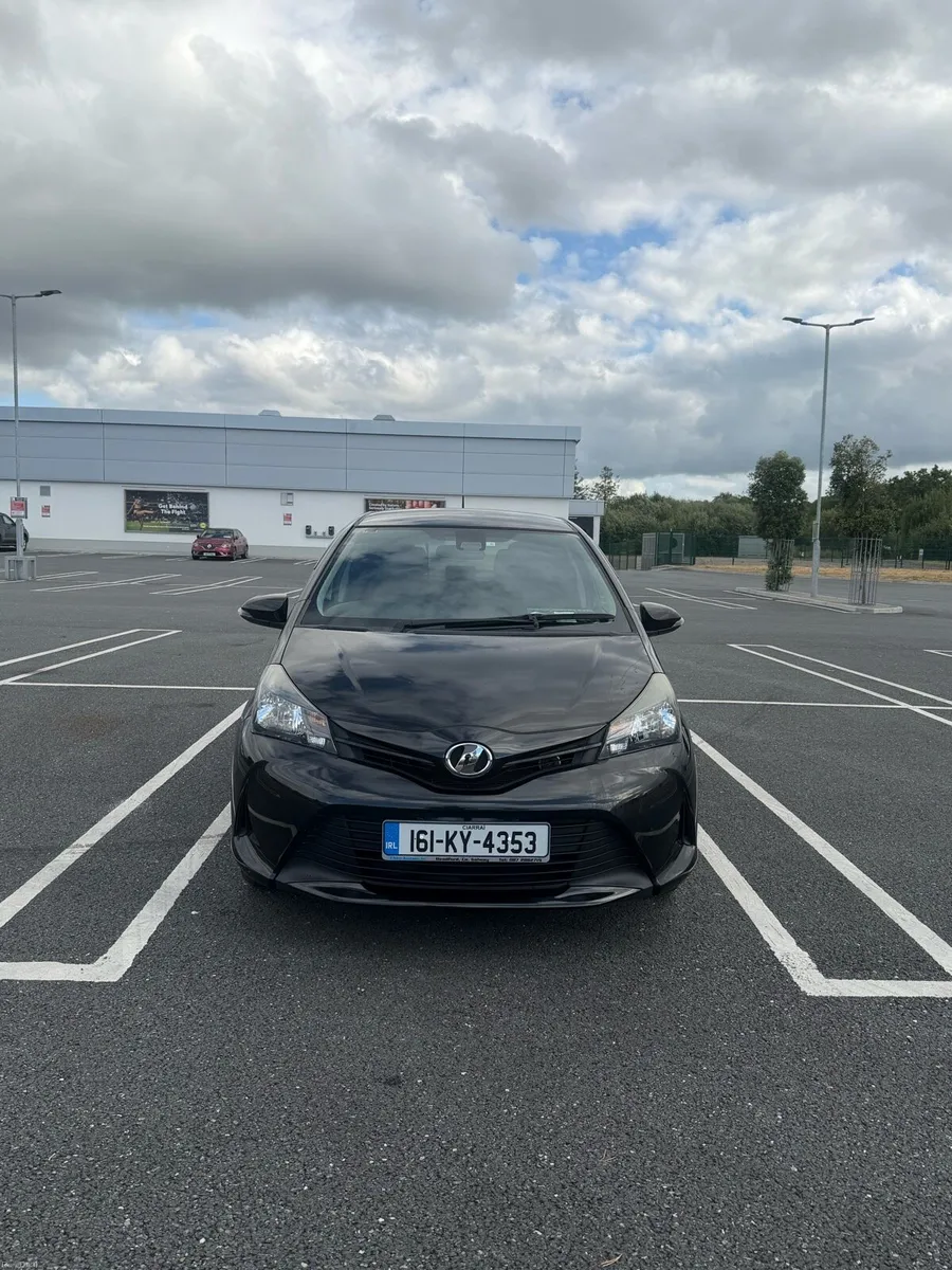 Toyota Yaris Vitz - Image 2