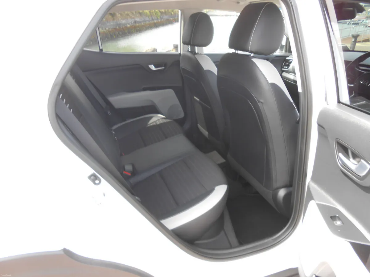Kia Stonic 1.4 Petrol K3 Irish Car 2018 - Image 4