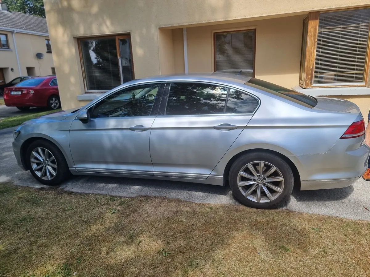Volkswagen Passat 2016 - Image 1