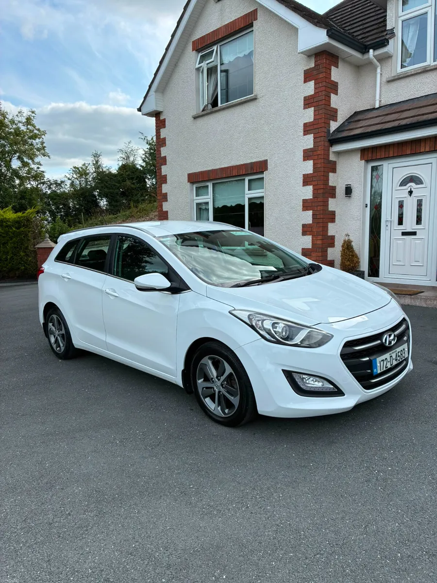 172 Hyundai i30 Tourer Deluxe 1.6 Diesel - Image 1