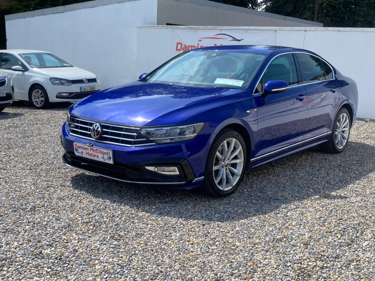 2021 Volkswagen Passat R-Line - Image 2