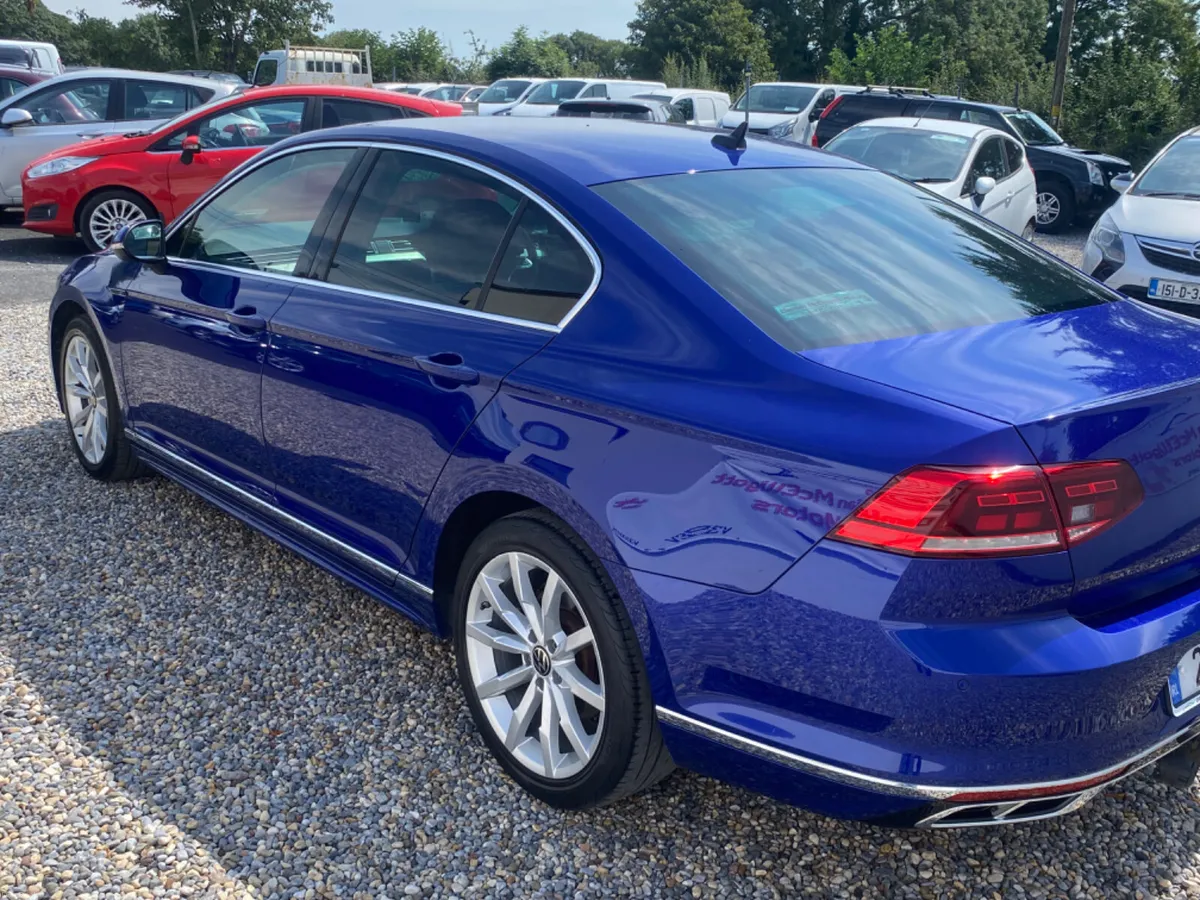 2021 Volkswagen Passat R-Line - Image 4