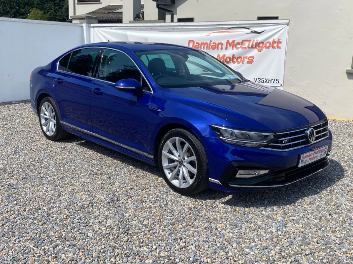 2021 Volkswagen Passat R-Line - Image 3