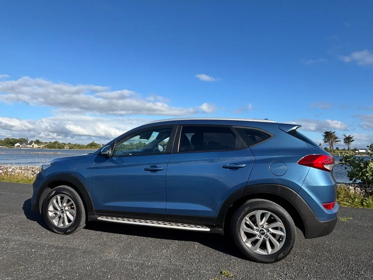 152 HYUNDAI TUCSON, H-Spec, V Low Mileage, V Clean - Image 2