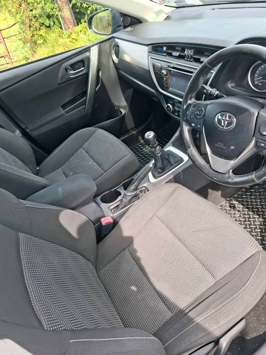 TOYOTA AURIS 2013 LOW KM - Image 5