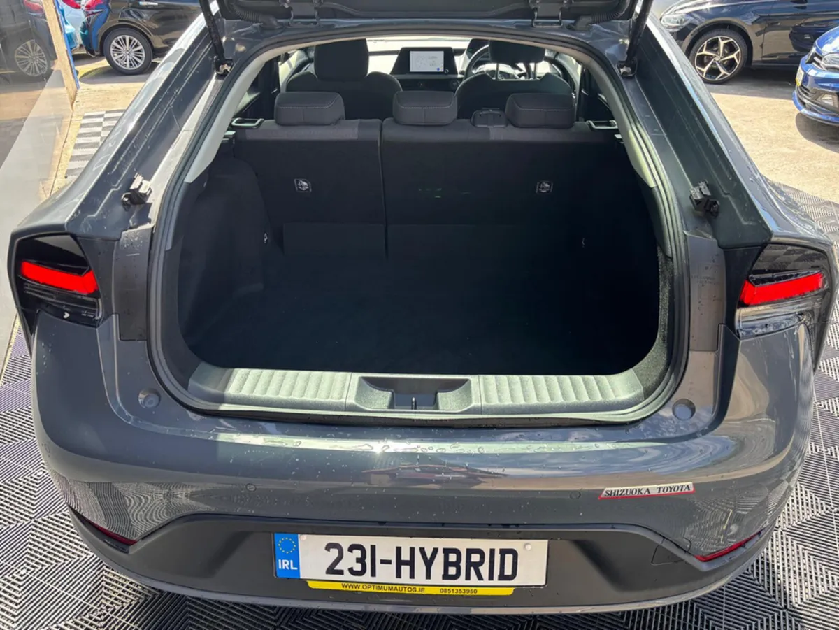 Toyota Prius Toyota Prius 2.0 petrol ,auto,hybrid, - Image 5