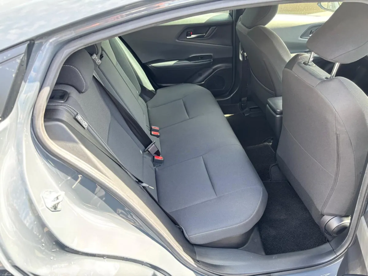 Toyota Prius Toyota Prius 2.0 petrol ,auto,hybrid, - Image 6