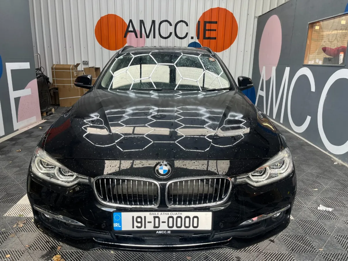 BMW 3-Series 2019 BMW 320D TOURING LUXURY 2.0 AUTO - Image 2