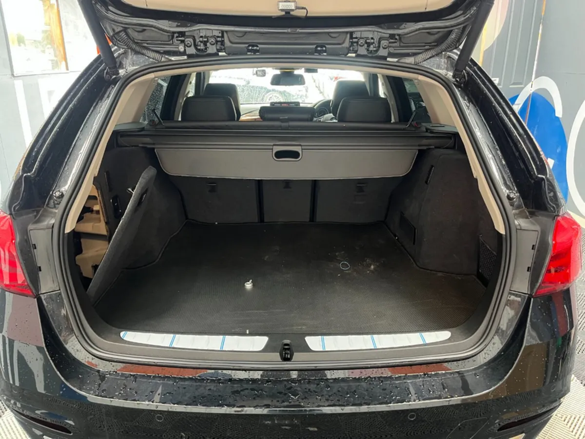 BMW 3-Series 2019 BMW 320D TOURING LUXURY 2.0 AUTO - Image 5