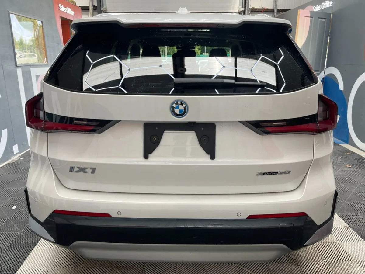 BMW iX1 2024 BMW XDRIVE 30 X LINE AUTOMATIC / CRUI - Image 4