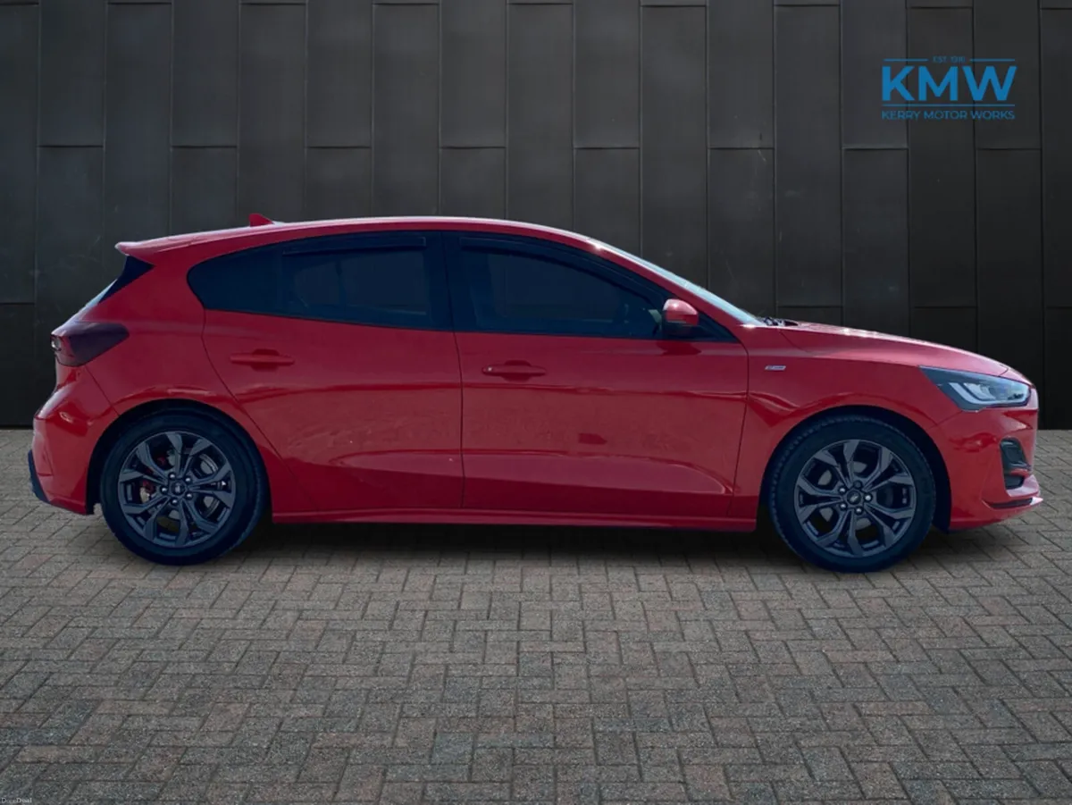 Ford Focus ST-LINE 1.0T 125 S6.2 M6 FW 4DR - Image 4
