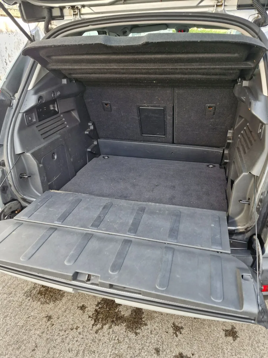Peugeot 3008 2011 automatic - Image 6
