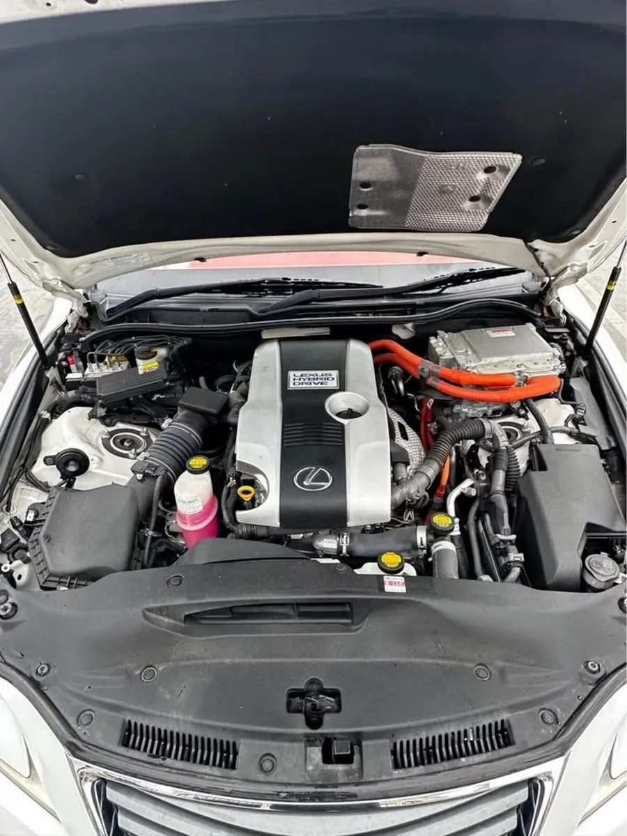 Lexus IS 2014 - Image 2