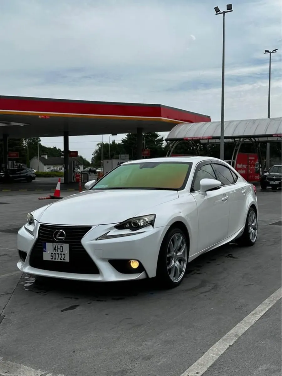Lexus IS 2014 - Image 1