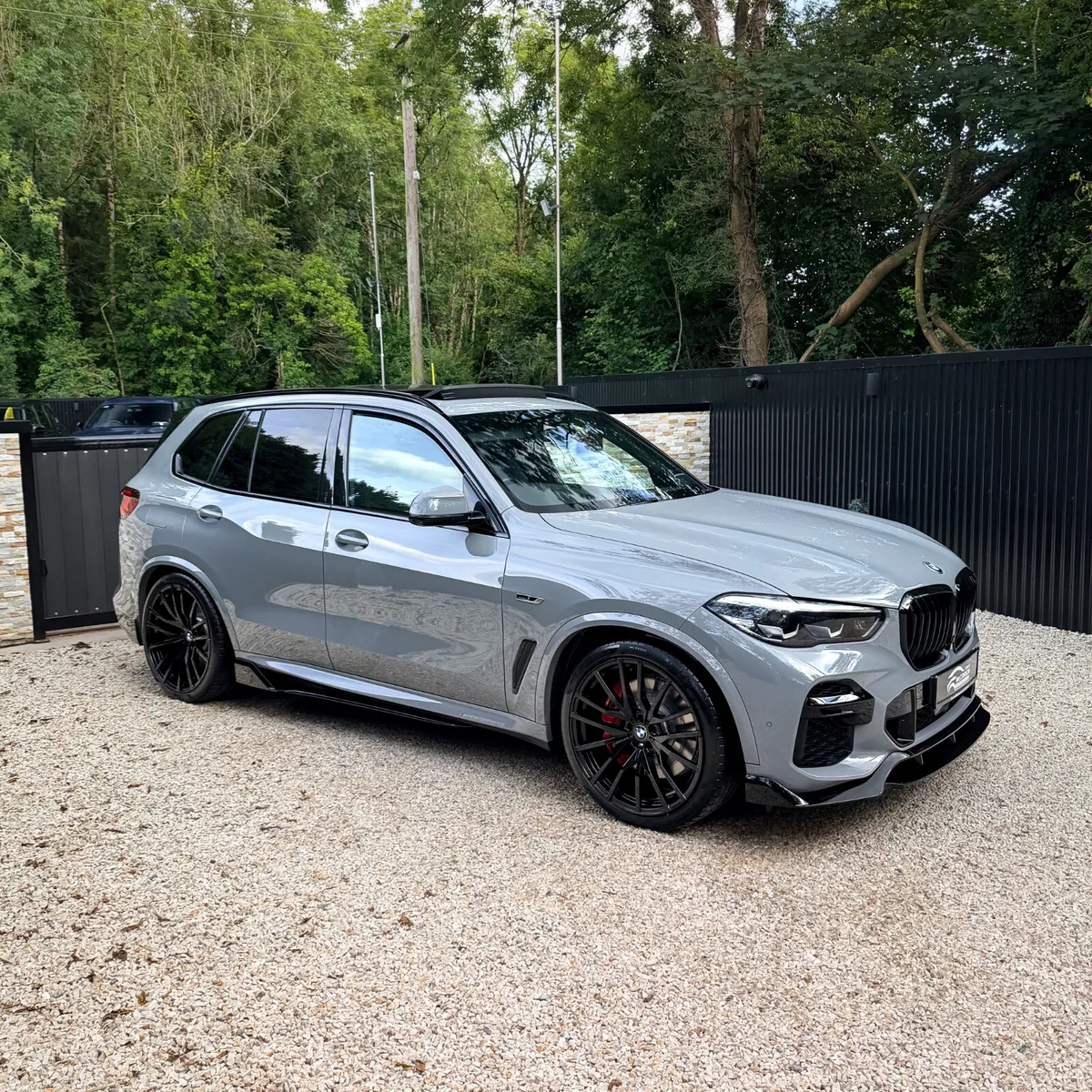 2022 (222) BMW X5 45E M-SPORT PRO *NARDO GREY - Image 5