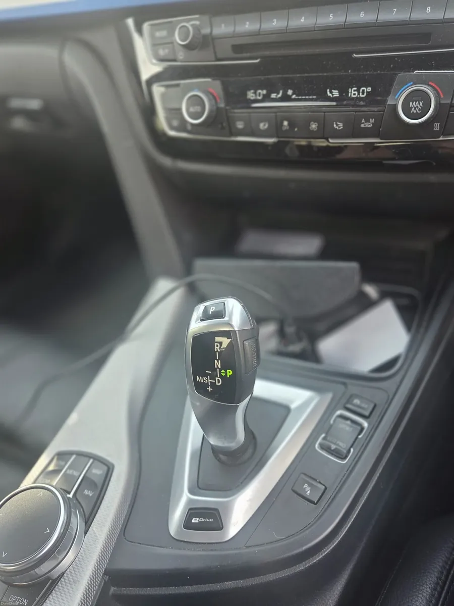 BMW 3-Series 2017 - Image 4
