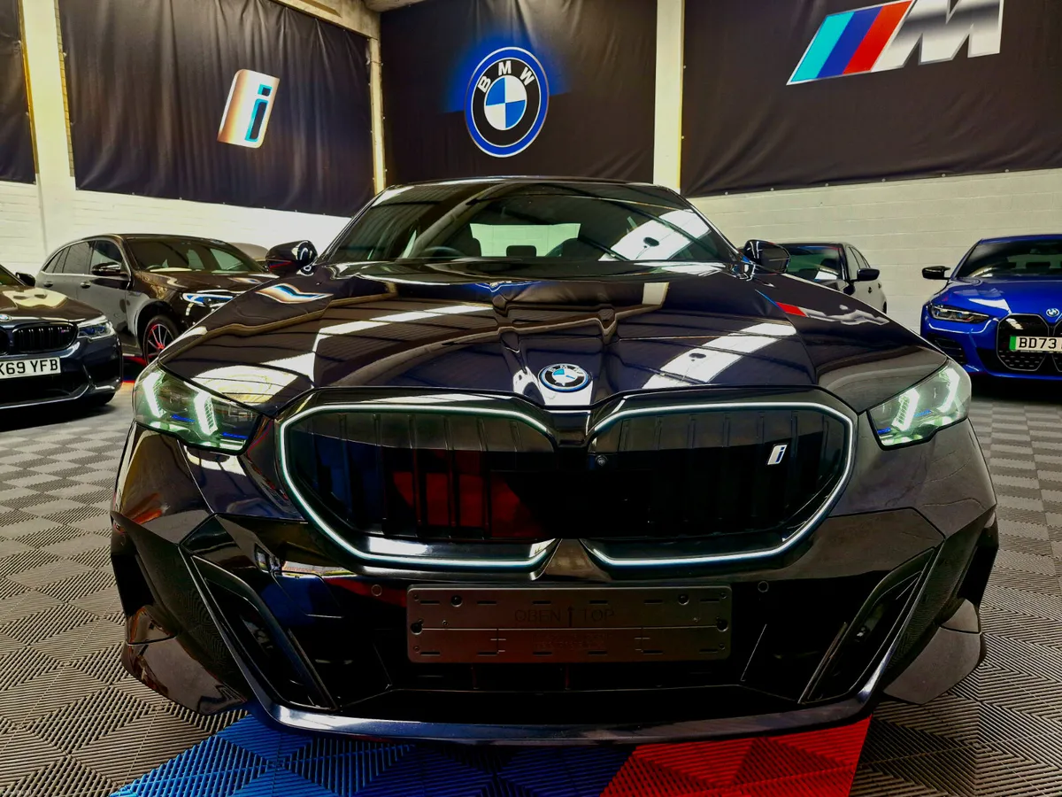 I5 M SPORT PRO ( HUGE SPEC )( FULL OF FACTORY EXTR - Image 2