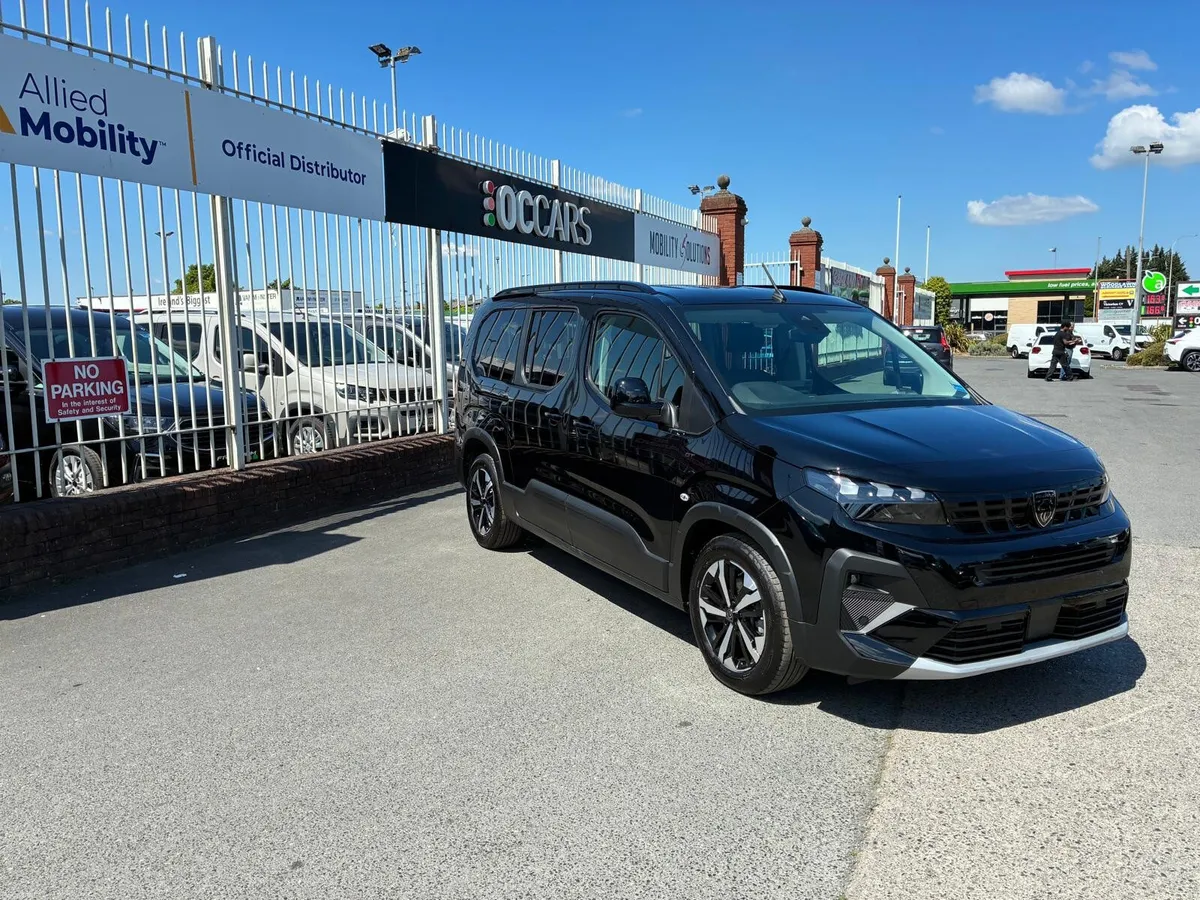 Wheelchair Accessible Taxi Peugeot Rifter5Seats+WC - Image 2