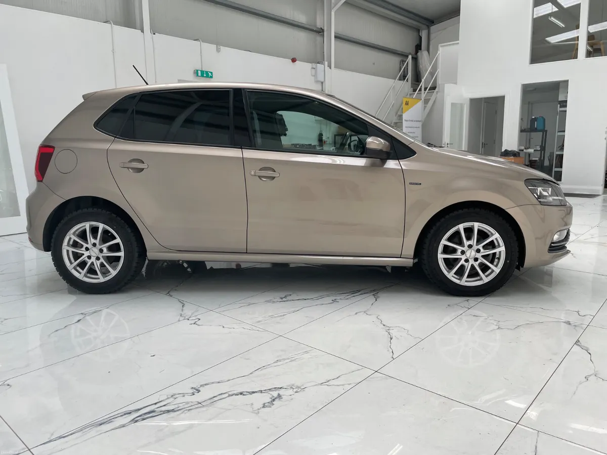 2017 Volkswagen Polo - Image 2