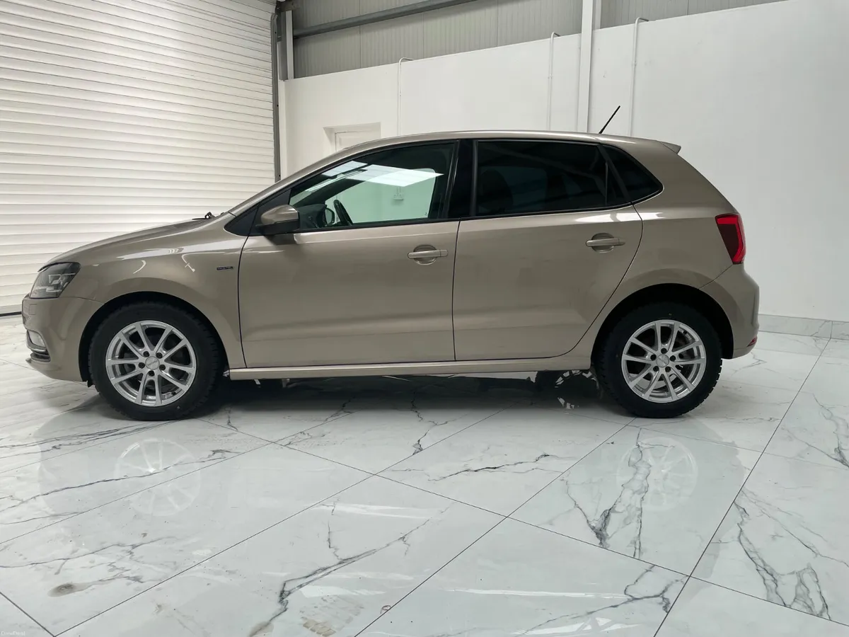2017 Volkswagen Polo - Image 6