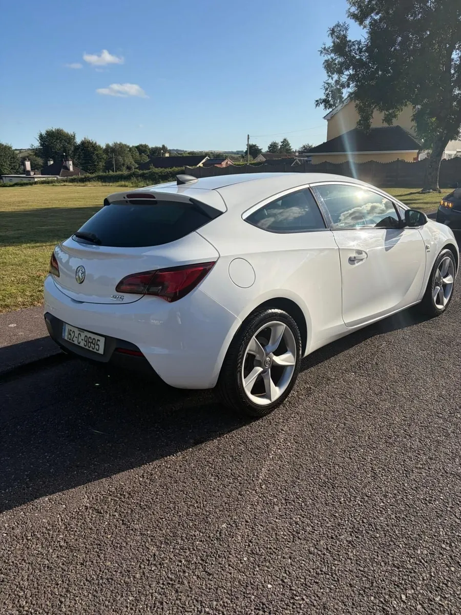 Vauxhall Astra GTC Sri 2015 - Image 2