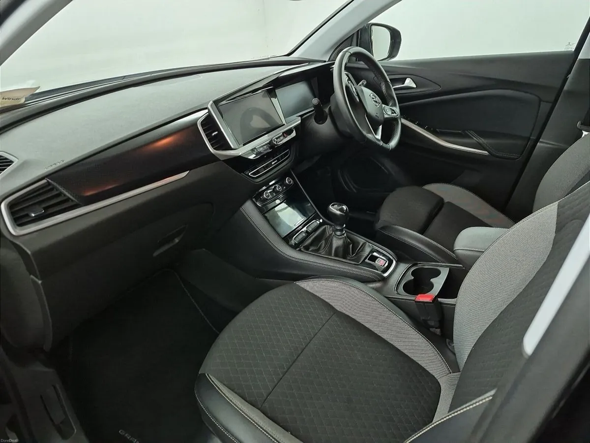 Opel Grandland Grandland SRI 1.2 130BHP - Image 4